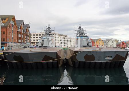 Tromso, Norwegen – 20. September 2013: Zwei Korvetten der Skjold-Klasse im Dienst der Royal Norwegian Navy. Stockfoto