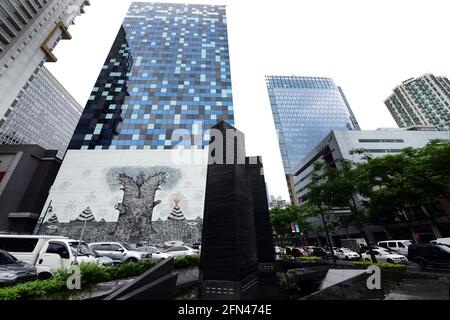 Das Herz des Landes Gottes Wandbild von Andrew Schoultz in Bonifacio Global City in Metro Manila, Philippinen. Stockfoto