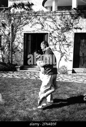 Jürgen, Curd, 13.12.1915 - 18.6.1982, deutscher Schauspieler, in voller Länge, Mit seiner Frau Simone Bichreon, ZUSÄTZLICHE-RECHTE-FREIGABE-INFO-NICHT-VERFÜGBAR Stockfoto