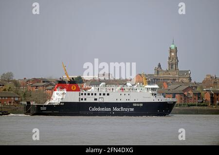 Caledonian MacBraynes schottische Fähre FINLAGGAN im FLUSS MERSEY, nach der Umrüstung in der Cammell Laird Ship Repair Facility, BIRKENHEAD. Stockfoto