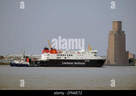 Caledonian MacBraynes schottische Fähre FINLAGGAN im FLUSS MERSEY, nach der Umrüstung in der Cammell Laird Ship Repair Facility, BIRKENHEAD. Stockfoto