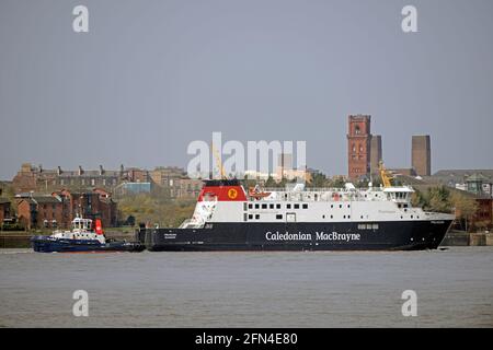 Caledonian MacBraynes schottische Fähre FINLAGGAN im FLUSS MERSEY, nach der Umrüstung in der Cammell Laird Ship Repair Facility, BIRKENHEAD. Stockfoto