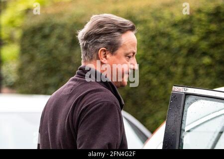 Der ehemalige britische Premierminister David Cameron verlässt am 14. Mai 2021 sein Haus in West-London, nachdem er von einem Parlamentsausschuss über sein Haus befragte wurde Stockfoto