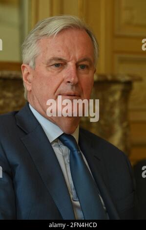 Der ehemalige EU-Brexit-Verhandlungsführer Michel Barnier gibt am 22. April 2021 im Büro des Verlags Gallimard in Paris, Frankreich, ein Interview. Foto von Elodie Gregoire/ABACAPRESS.COM Stockfoto