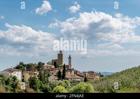 Panoramablick auf Vinci, Florenz, Italien und die Umgebung, berühmt für den in dieser Gegend geborenen Künstler Leonardo Stockfoto