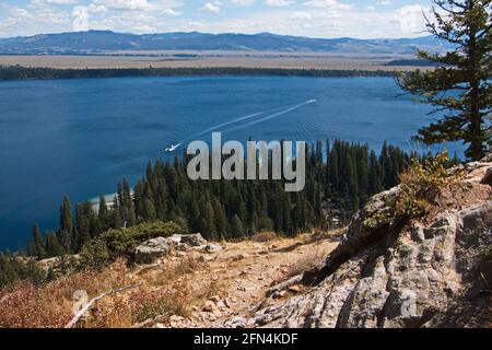 Blick auf den Jenny Lake vom Inspiration Point in Grand Teton NP in Wyoming in den USA Stockfoto