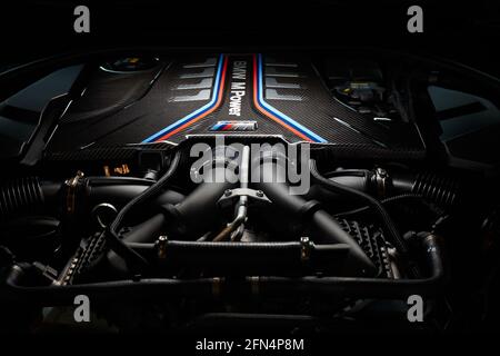 Warschau/Polen - 07.15.2020: BMW M8 Motor ab limitierter Auflage. V8-Motor, 4.4 l, 625 ps. Beschleunigung 0-100 km - 3,2 s Höchstgeschwindigkeit 290 km/h. Stockfoto