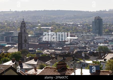 Cork, Irland. Mai 2021. Shandon Bells aus der Sicht von Fairhill, Cork, Irland. St. Anne's Church Shandon, das heute Morgen mit der Elysian im Hintergrund von der Innishannon Road, Fairhill, fotografiert wurde. Kredit: Damian Coleman/Alamy Live Nachrichten Stockfoto