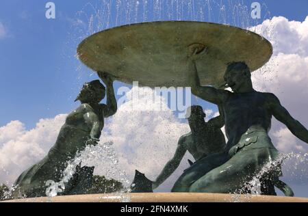 Valletta. Malta. Tritons’ Fountain direkt vor dem Stadttor von Valletta. Stockfoto