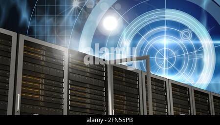 Zusammensetzung von Computerservern über Scopes Stockfoto