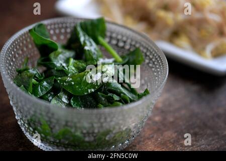 Erstellen oder bauen Sie Ihre eigene Schüssel mit koreanischen Bibimbap. Foto Janerik Henriksson / TT-Code 10010 Stockfoto