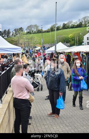 Bantry, West Cork, Irland. Mai 2021. Der Stadtmarkt von Bantry war heute voll, da Reisen zwischen den Grafschaften aus nicht unbedingt notwendigen Gründen zurückgegeben wurden. Kredit: Bantry Media/Alamy Live Nachrichten Stockfoto