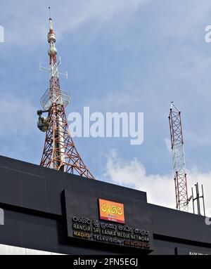 DAMBULLA, SRI LANKA - 31. Januar 2016: Rangiri Sri Lanka Media Network Radio Television Broadcast Television Systems. Eiffel Tower Form Antenne und Stockfoto