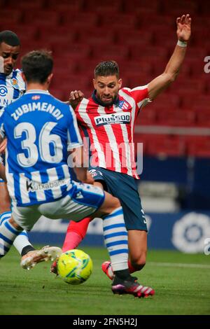 Madrid, Spanien. Mai 2021. Madrid, Spanien; 12.05.2021.- Atletico de Madrid gegen Real Sociedad Fußballspiel zur La Liga Spanien Spiel 36 im Wanda Metropolitano Stadion in Madrid statt. Atletico de Madrid Spieler Carrasco (R) erster Tor. Quelle: Juan Carlos Rojas/Picture Alliance/dpa/Alamy Live News Stockfoto