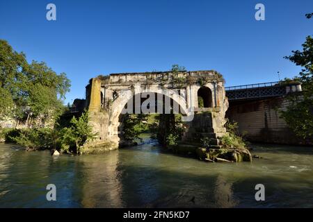 Italien, Rom, Tiber, Ponte Rotto (gebrochene Brücke), Pons Aemilius, alte römische Brücke Stockfoto