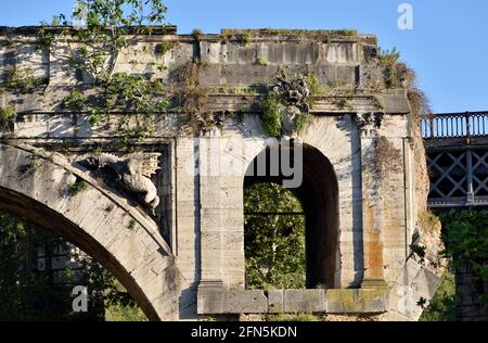 Italien, Rom, Tiber, Ponte Rotto (gebrochene Brücke), Pons Aemilius, alte römische Brücke Stockfoto