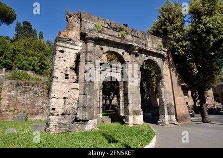 Italien, Rom, Vico Jugar, Porticus Triumphalis, römischer republikanischer Portikus Stockfoto