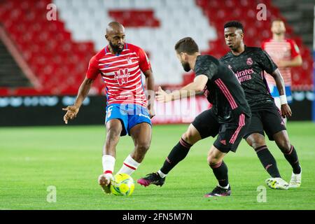 Granada, Italien. Mai 2021. Dimitri Foulquier aus Granada während des spanischen Fußballspiels La Liga zwischen Granada CF und Real Madrid CF am 13. Mai 2021 im Nuevos Los Carmenes Stadion in Granada, Spanien - Phsoto Joaquin Corchero/Spanien DPPI/DPPI/LiveMedia Kredit: Unabhängige Fotoagentur/Alamy Live Nachrichten Stockfoto