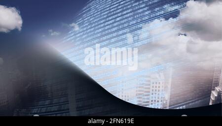 Zusammensetzung der binären Codierung über Stadtbild und grauem Hintergrund Stockfoto