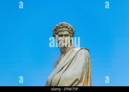 Eine Statue von Dante in Italien Stockfoto