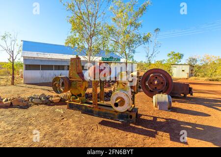 Tennant Creek, Australien - Aug 2019: Goldwaschanlage des Battery Hill Mining Centre, Tennant Creek im Northern Territory von Australien. Alte U-Bahn Stockfoto