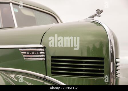 Chrom und Politur: Hood Ornament eines Dodge-Oldtimers beim Art Deco Weekend in Napier. Stockfoto