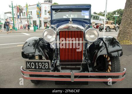 Beeindruckender Anblick: Vorderansicht eines Essex Super Six Oldtimer ab 1928 Uhr am Art déco-Wochenende in Napier. Stockfoto