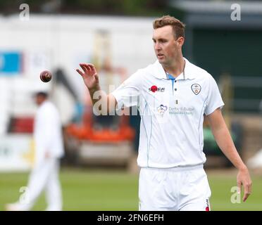 Chelmsford, Großbritannien. Mai 2021. CHELMSFORD ENGLAND - MAI 14: Billy Stanlake von Derbyshire CCC während LV Insurance County Championship Group 1 Tag zwei von vier zwischen Essex CCC und Derbyshire CCC auf dem Cloudfm County Ground am 14. Mai 2021 in Chelmsford, England Credit: Action Foto Sport/Alamy Live News Stockfoto