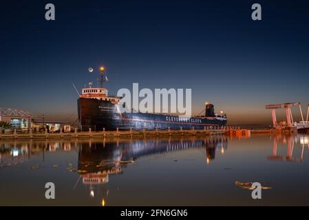 William G Mather Dampfschiff bei Sonnenuntergang Stockfoto