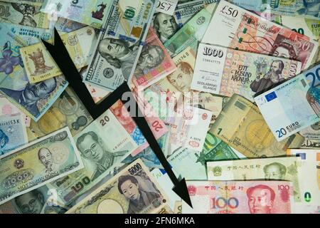 Alle Währungen und Märkte der Welt befinden sich in einem kritischen Zustand Zum Coronavirus Stockfoto