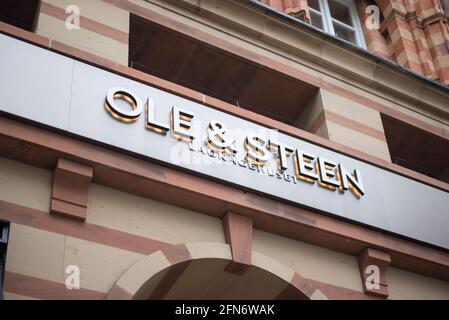 Ole & Steen Lagkehuset Bakery Cafe Logo Shop-Schild Stockfoto