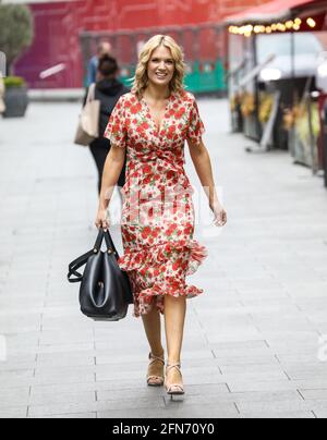 London, Großbritannien. Mai 2021. Charlotte Hawkins sah, wie sie nach ihrer Classic FM-Show in den Global Radio Studios in London ausscheidete. Kredit: SOPA Images Limited/Alamy Live Nachrichten Stockfoto