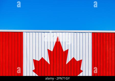 Sehr bunte kanadische Flagge auf der Seite eines gemalt Gebäude in Steveston, British Columbia, Kanada Stockfoto