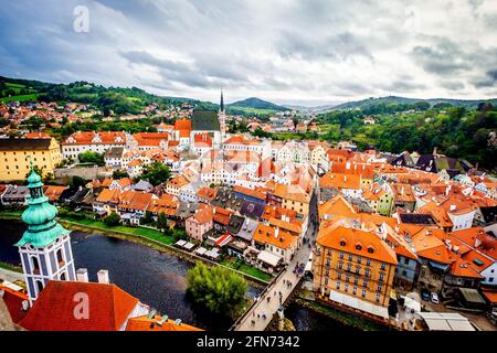 Panoramablick auf die historische Stadt Böhmische Krumlov, Luftaufnahme Stockfoto