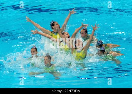 Budapest. Mai 2021. Die Mitglieder des spanischen Teams treten am 14. Mai 2021 beim Freifinale des künstlerischen Schwimmteams der len-Europameisterschaften in Budapest, Ungarn, an. Quelle: Attila Volgyi/Xinhua/Alamy Live News Stockfoto