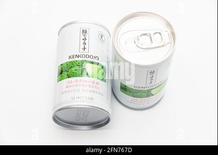 Fuji City, Shizuoka-ken, Japan - 29. April 2021: Kenkodojo Green Juice von Sunstar, einem japanischen globalen Unternehmen. Isoliert auf weißem Hintergrund. Stockfoto