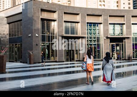 Dubai, Vereinigte Arabische Emirate - MÄRZ 2020: Gebäude von JBR, Jumeirah Beach Residence Stockfoto