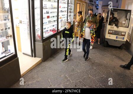 Sir Elton John Urlaub auf Capri (Italien) mit Ehemann David Und ihre Kinder Zachary und Elia Stockfoto