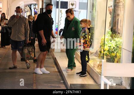 Sir Elton John Urlaub auf Capri (Italien) mit Ehemann David Und ihre Kinder Zachary und Elia Stockfoto