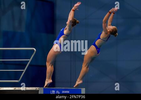 BUDAPEST, UNGARN - MAI 14: Anne Vilde Tuxen von NorwayÊand Helle TuxenÊof Norwegen startet beim Women Synchronized 10M Platform Final während des LE Stockfoto