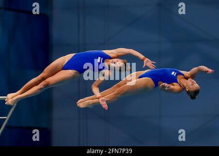 BUDAPEST, UNGARN - MAI 14: Anne Vilde Tuxen von NorwayÊand Helle TuxenÊof Norwegen startet beim Women Synchronized 10M Platform Final während des LE Stockfoto