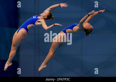 BUDAPEST, UNGARN - MAI 14: Anne Vilde Tuxen von NorwayÊand Helle TuxenÊof Norwegen startet beim Women Synchronized 10M Platform Final während des LE Stockfoto