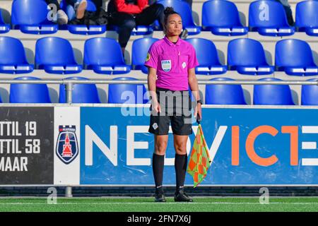 ALKMAAR, NIEDERLANDE - 14. MAI: Assistenzschiedsrichter Franca Overtoom während des Spiels der niederländischen Frauen Eredivisie zwischen VV Alkmaar und SC Heerenveen bei Sport Stockfoto