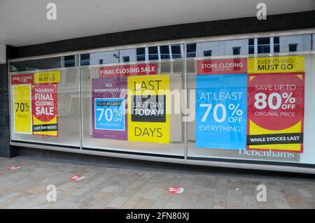 The Moor, Sheffield, South Yorkshire, Großbritannien. Mai 2021. Der Debenhams-Laden in Sheffield öffnet für den letzten Handelstag. Kredit: Alamy Live Nachrichten Stockfoto