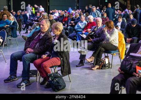 Braunschweig, Deutschland. Mai 2021. Mitglieder der AfD nehmen an einer speziellen Parteikonferenz der AfD Niedersachsen Teil. Quelle: Moritz Frankenberg/dpa/Alamy Live News Stockfoto