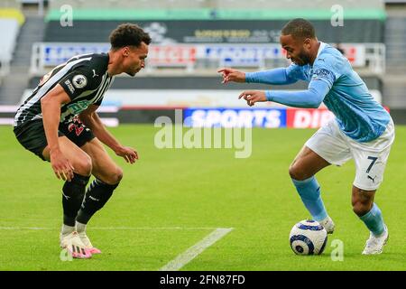 Newcastle, Großbritannien. Mai 2021. Raheem Sterling #7 von Manchester City übernimmt Jacob Murphy #23 von Newcastle United in Newcastle, Großbritannien am 5/14/2021. (Foto von Iam Burn/News Images/Sipa USA) Quelle: SIPA USA/Alamy Live News Stockfoto