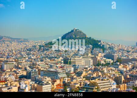 Panoramablick auf die Stadt Athen. Und den Berg Lycabettus, Griechenland. Stadtbild Stockfoto
