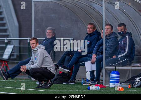 ZWOLLE, NIEDERLANDE - MAI 14: Cheftrainer Joran Pot von PEC Zwolle beim Dutch Womens Eredivisie-Spiel zwischen PEC Zwolle und Excelsior auf Sportpar Stockfoto