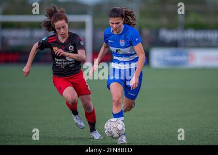 ZWOLLE, NIEDERLANDE - MAI 14: Danique Noordman von PEC Zwolle beim Dutch Womens Eredivisie Match zwischen PEC Zwolle und Excelsior im Sportpark CE Stockfoto