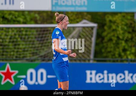 ZWOLLE, NIEDERLANDE - 14. MAI: Jill Diekman von PEC Zwolle zet Zwolle op 1:0. Während des Dutch Womens Eredivisie-Matches zwischen PEC Zwolle und Excelsior Stockfoto